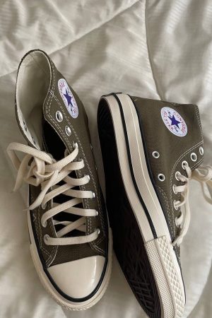حذاء رياضي - Converse Style - كونفرس زيتوني